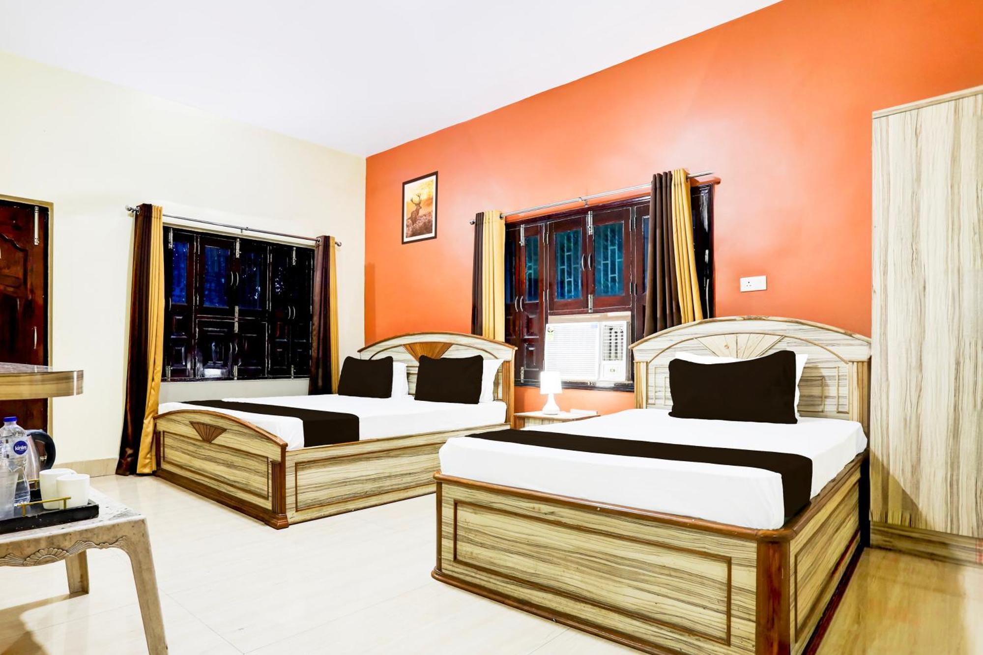 Hotel O R B Palace Varanasi Exterior photo
