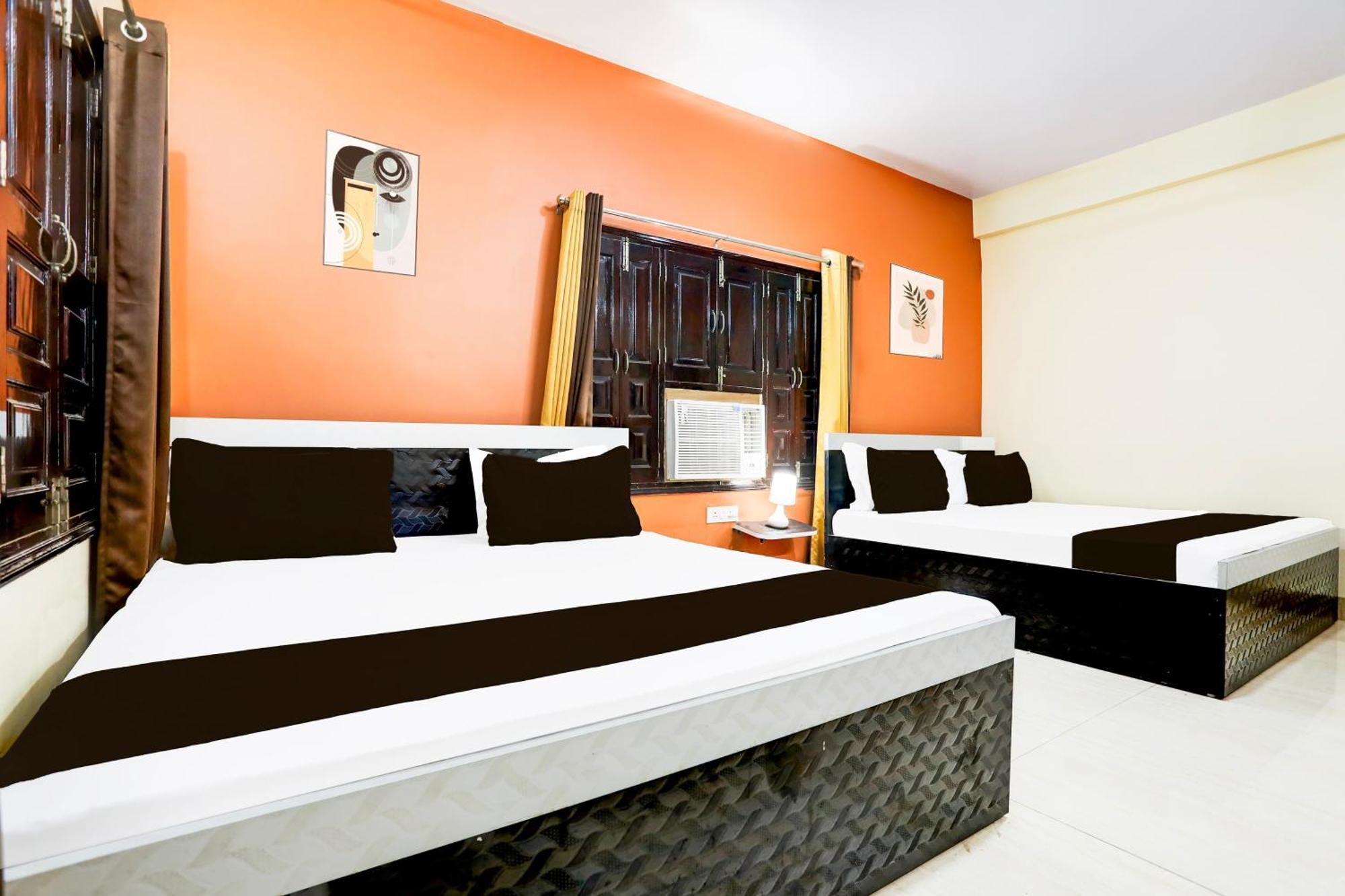Hotel O R B Palace Varanasi Exterior photo